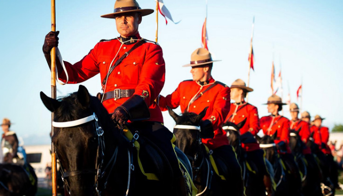 Photo of RCMP officers on horse