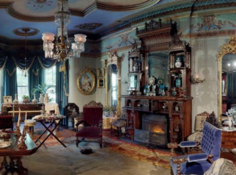 A photo of a room designed in the victorian era interior style.